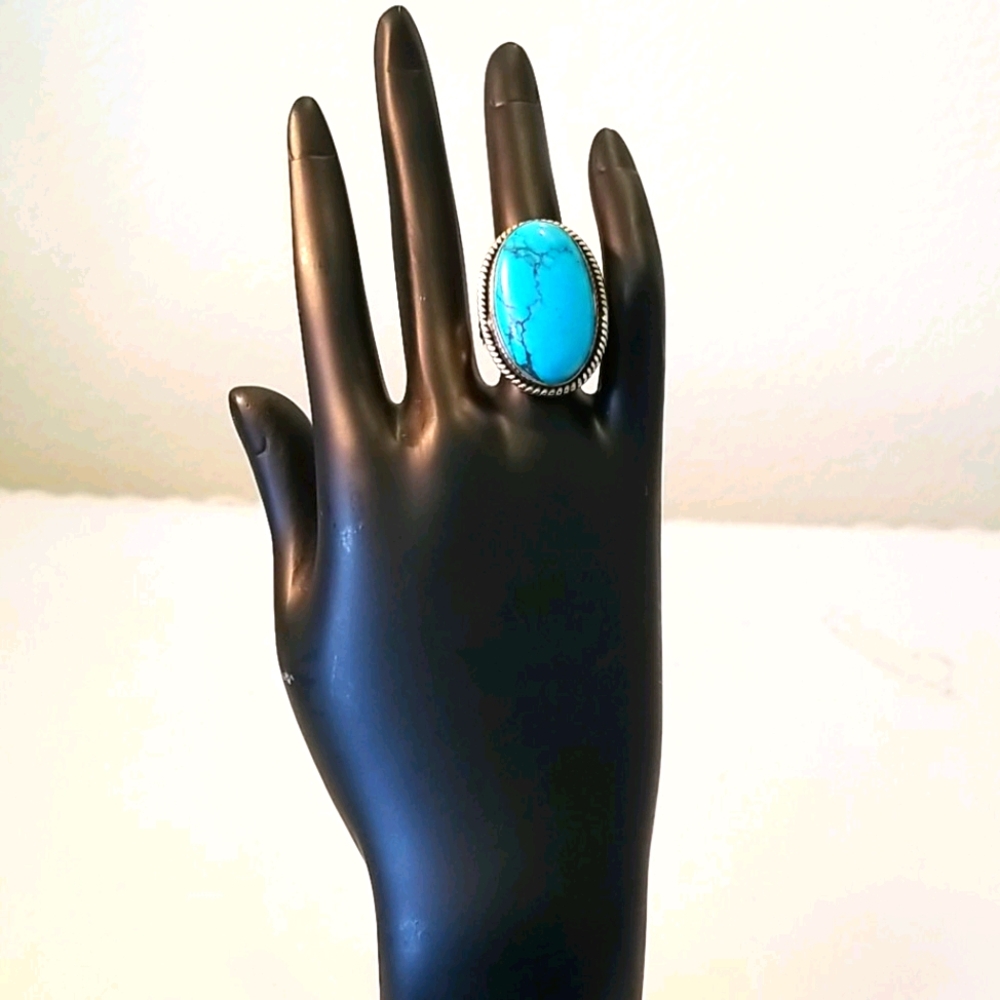 CLASSY RING NWOT